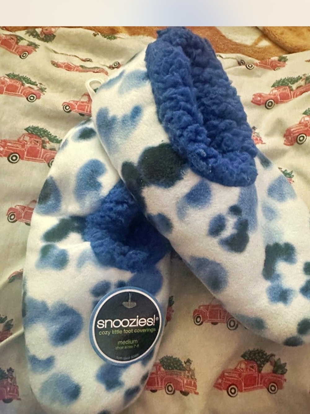 Snoozies! Women's Blue Heart Print Cozy Slip-On house shoes medium 7-8